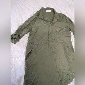 Collared dress wkth roll up sleeve option